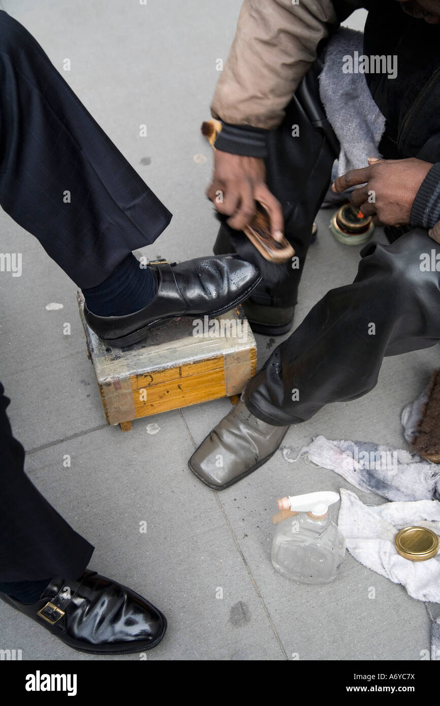 A shoe shiner in New York Stock Photo Alamy