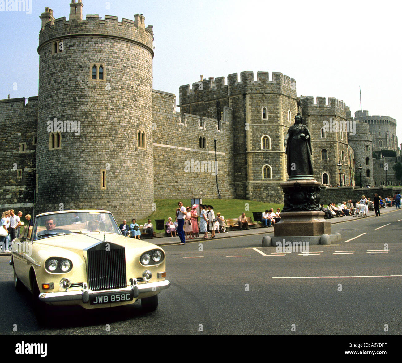Windsor Castle Berkshire William the Conqueror Queen King royal royalty