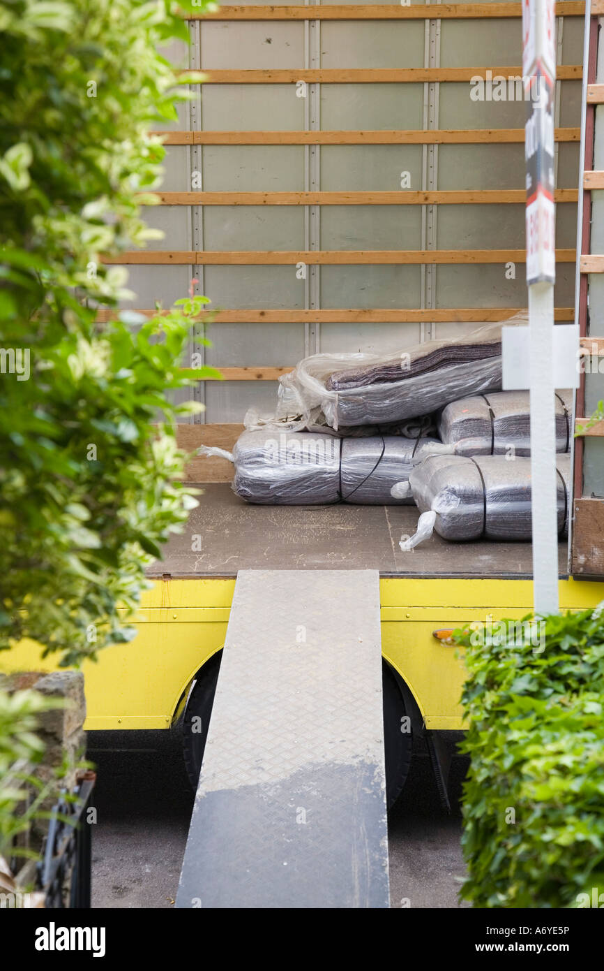 Moving van hires stock photography and images Alamy