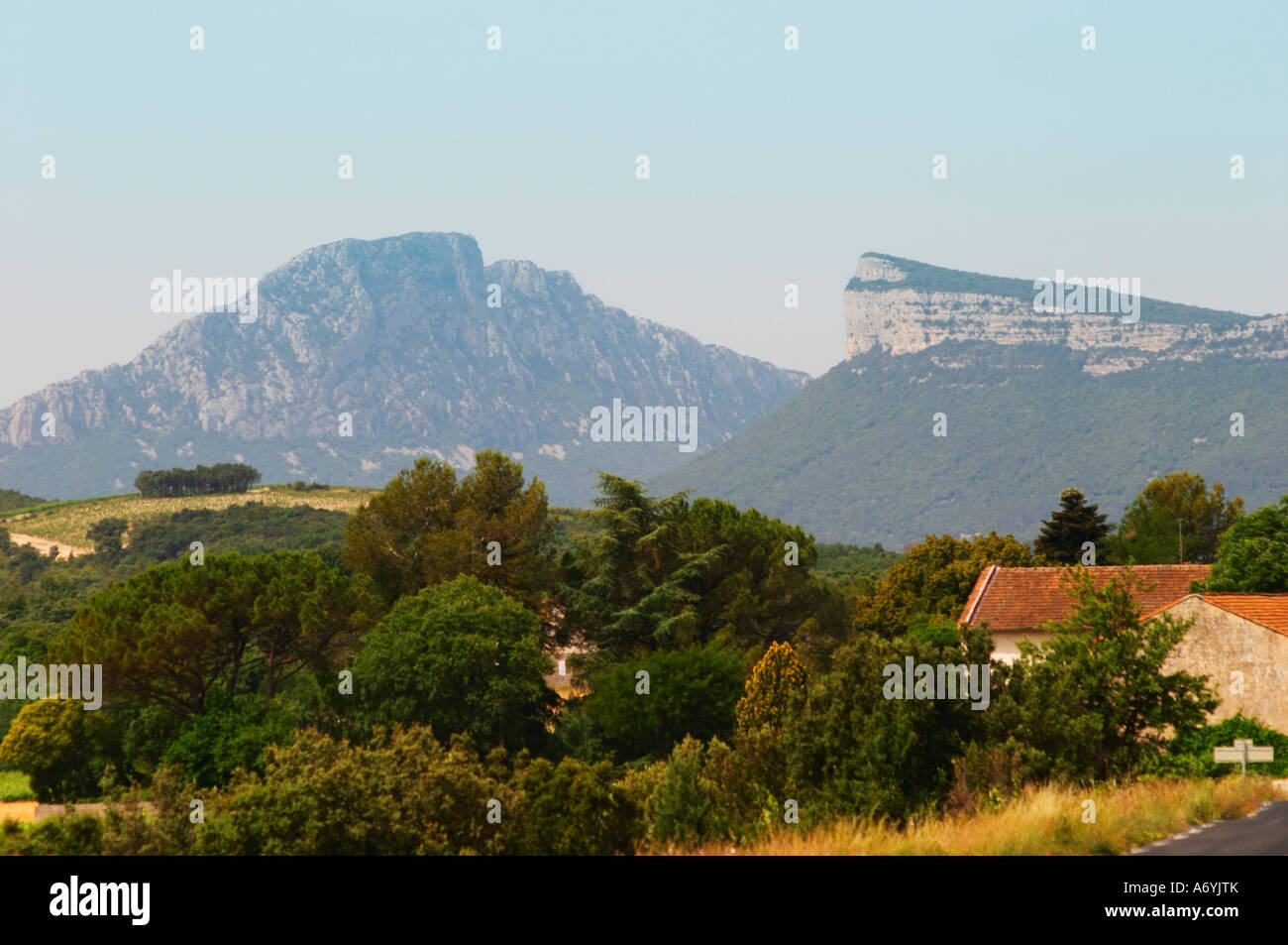 The Pic St Loup Mountain Top Peak The Montagne Massif D Hortus Mountain Cliff Pic St Loup Languedoc France Europe Stock Photo Alamy
