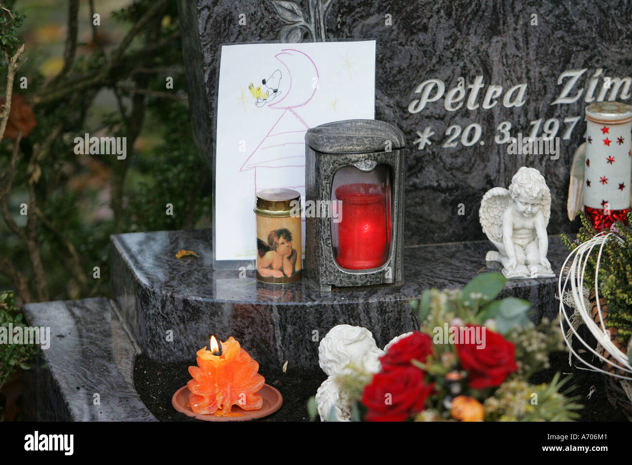 DEU, Federal Republic of Germany, Weinheim, bereavement process of a child after the death of the mother Stock Photo