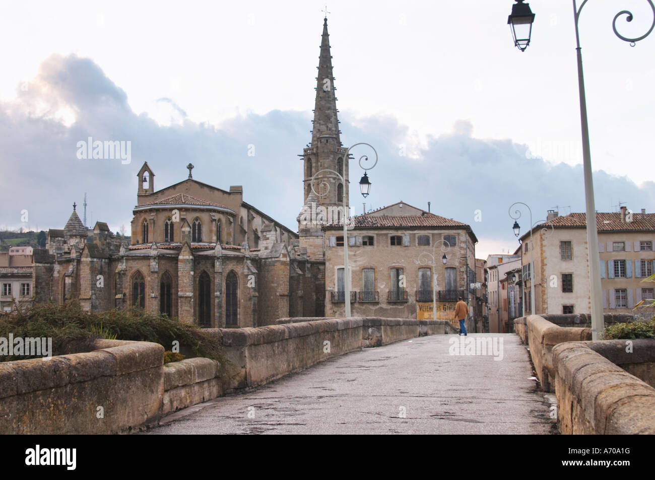 The gothic St Martin Church and the bridge across the l'Aude river. Town of Limoux. Limoux. Languedoc. France. Europe. Stock Photo