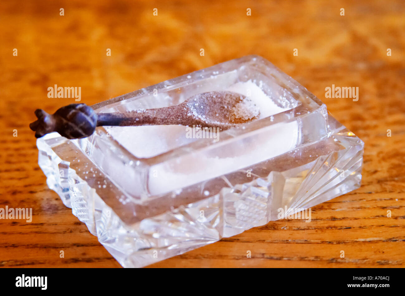 Salt crystal beaker hi-res stock photography and images - Alamy