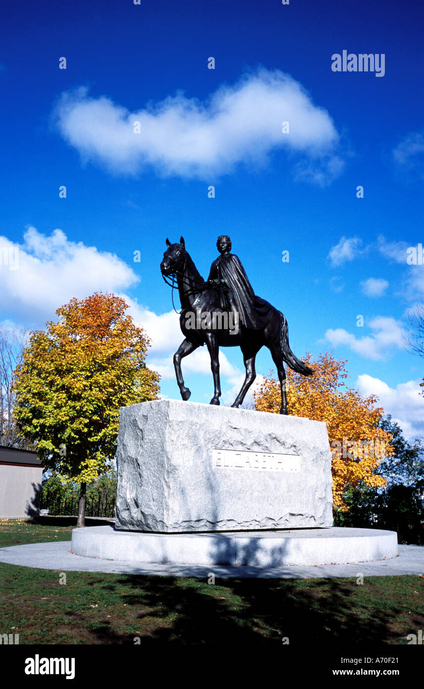 statue of queen elizabeth the second on grounds of parliament buildings