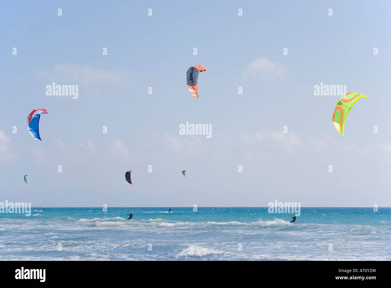 Tarifa, Costa de la Luz , Cadiz Province, Spain.  Kite surfing off Playa de los Lances Stock Photo