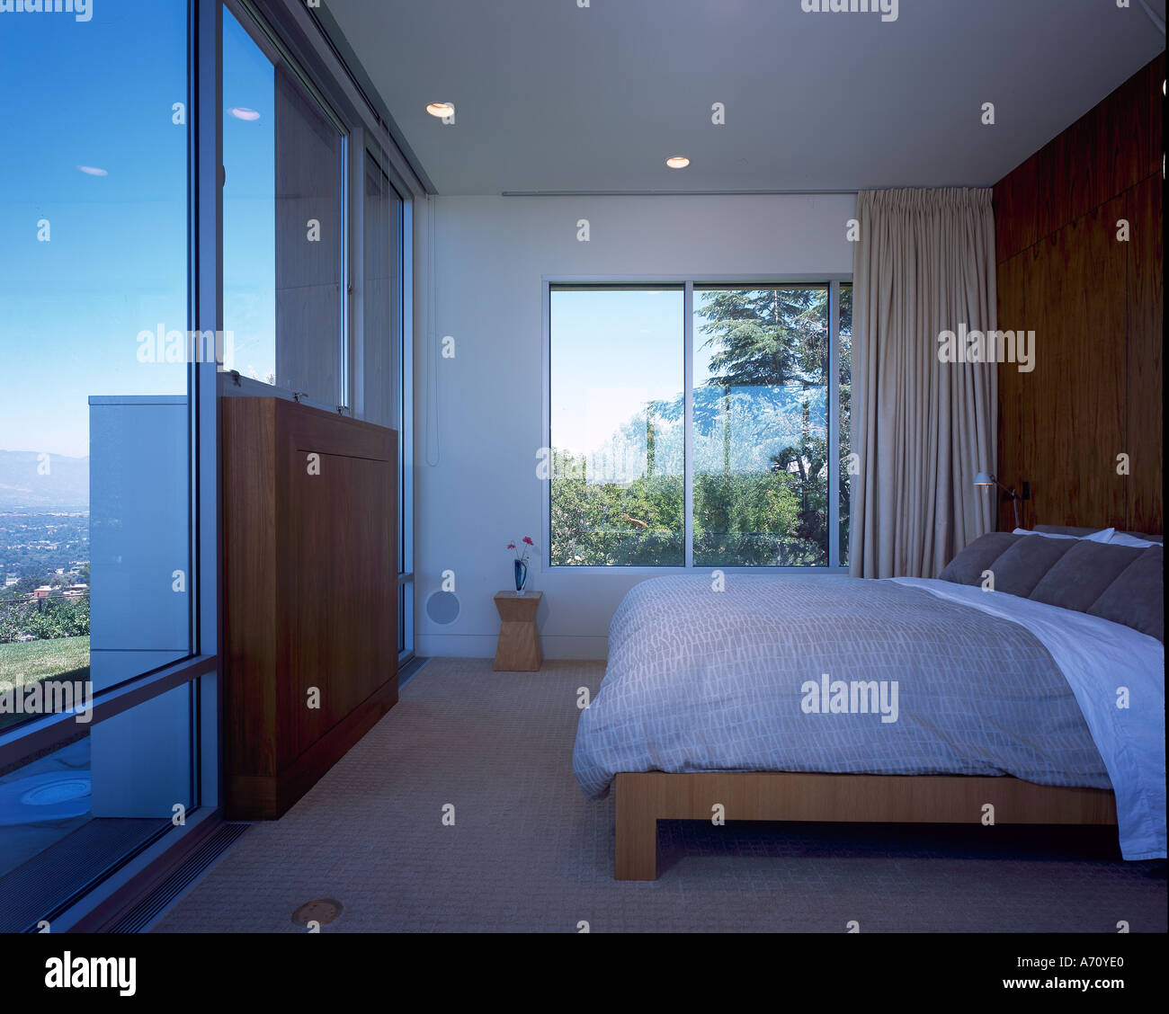 Brosmith Residence, Beverly Ranch, Los Angeles, California. Bedroom. Architect: SPF Architects - Zoltan Pali Stock Photo