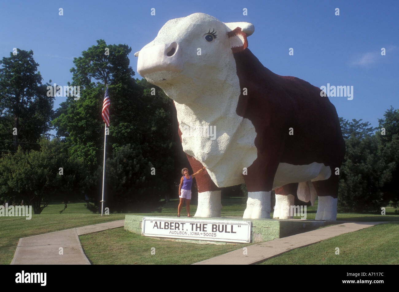 Worlds largest cow statue hires stock photography and images Alamy