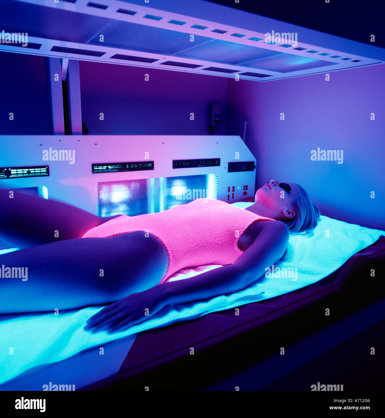 Sunbed hires stock photography and images Alamy
