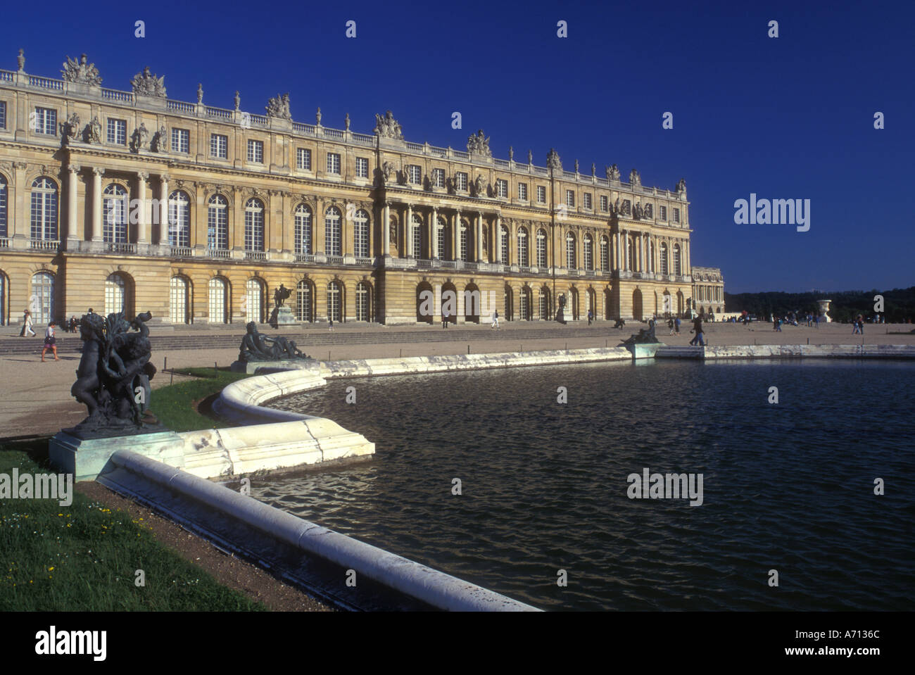 Paris 18th century versailles hi-res stock photography and images - Alamy