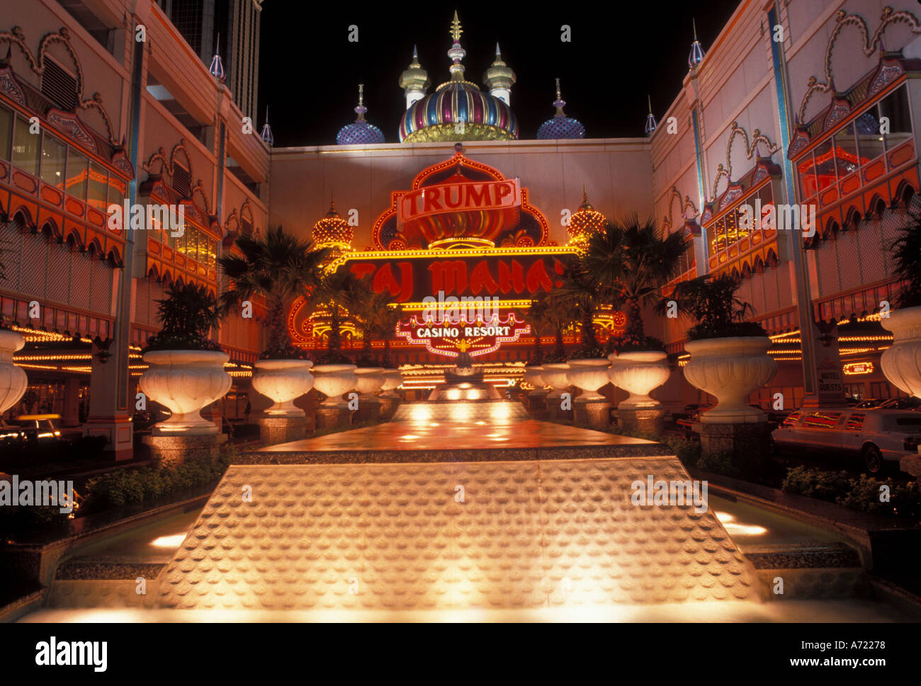 Taj mahal stock photos hires stock photography and images Alamy