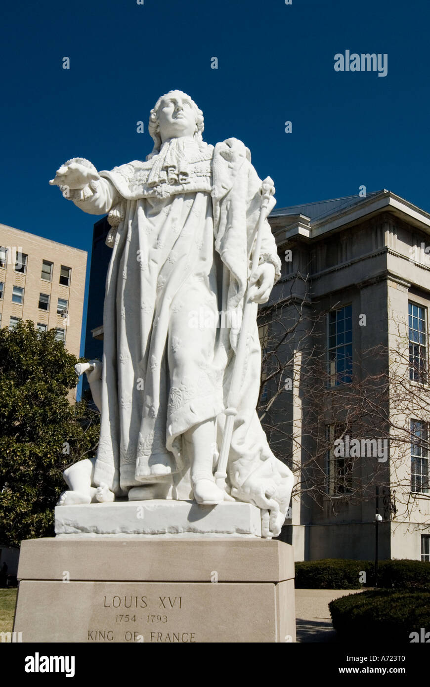 Statue of French King Louis XVI for whom Louisville Kentucky is named Stock Photo: 6684863 - Alamy