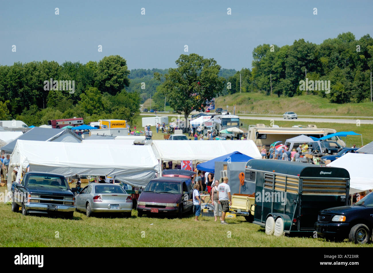 127 yard sale hi-res stock photography and images - Alamy