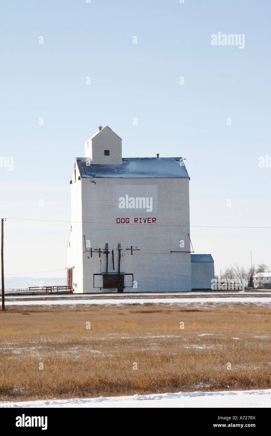 Corner Gas grain elevator, Roleaux, Saska Stock Photo Alamy