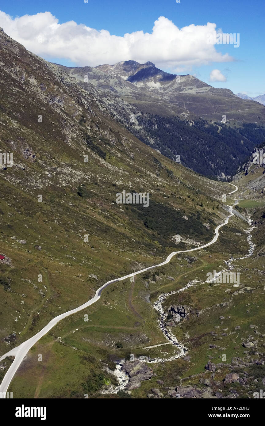 Vertical shot curved road hi-res stock photography and images - Alamy