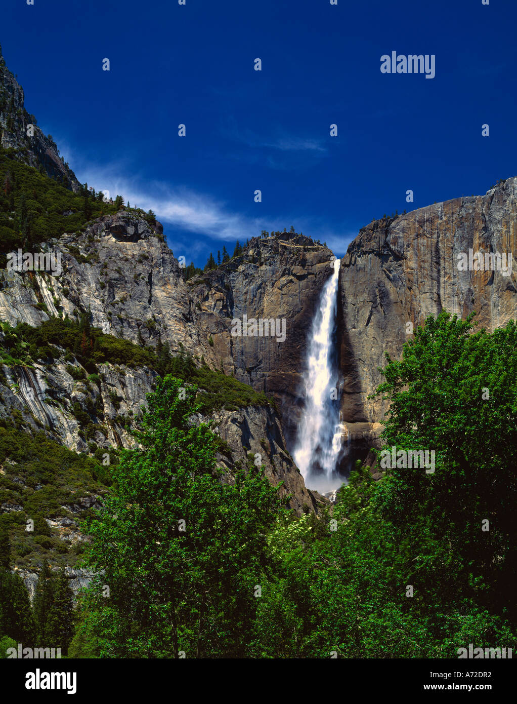 Natural view yosemite falls hi-res stock photography and images - Alamy