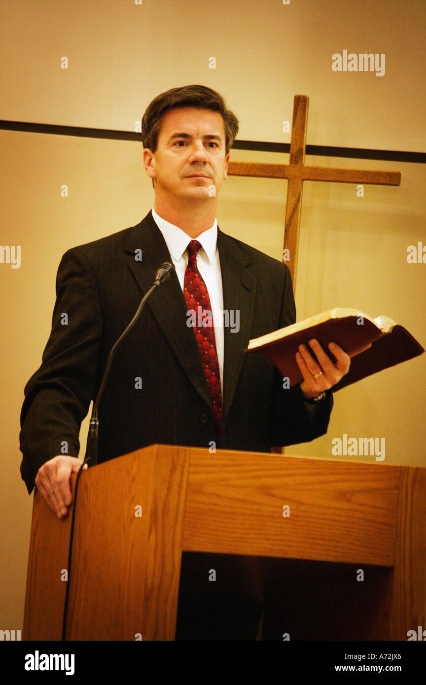 pastor-preaching