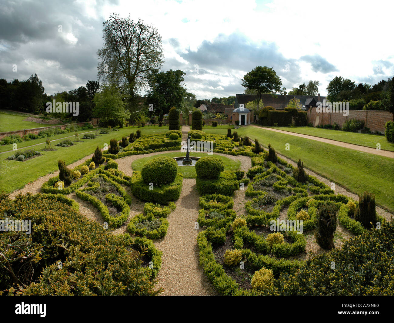 BRIDGE END GARDENS SAFFRON WALDEN ESSEX ENGLAND BRIDGE END GARDENS