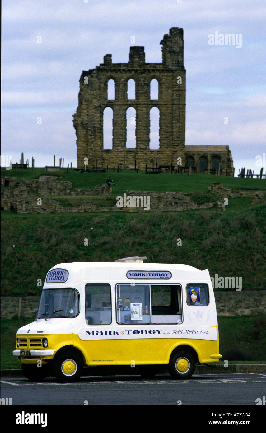 TYNEMOUTH PRIORY RUINS ICE CREAM VAN AT TYNEMOUTH PRIORY COUNTY DURHAM  Stock Photo - Alamy