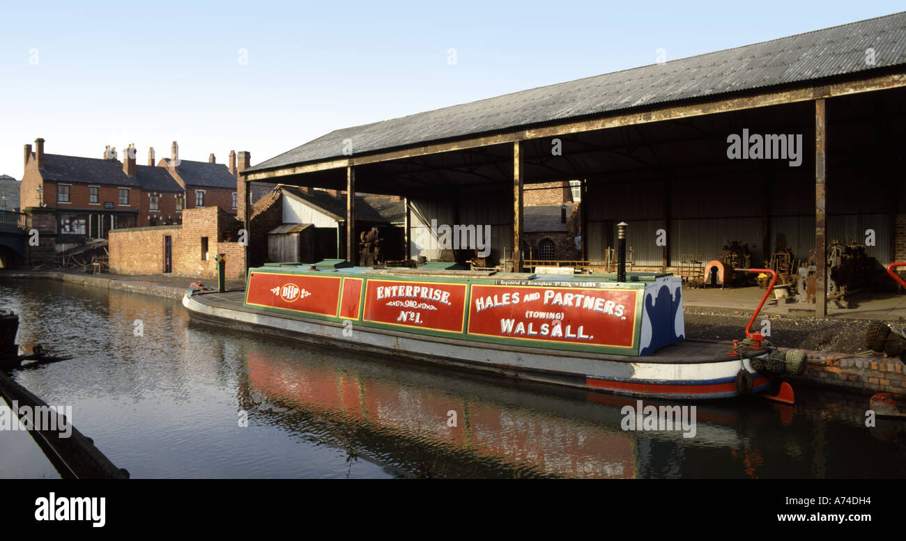 Narrow boat dudley hires stock photography and images Alamy