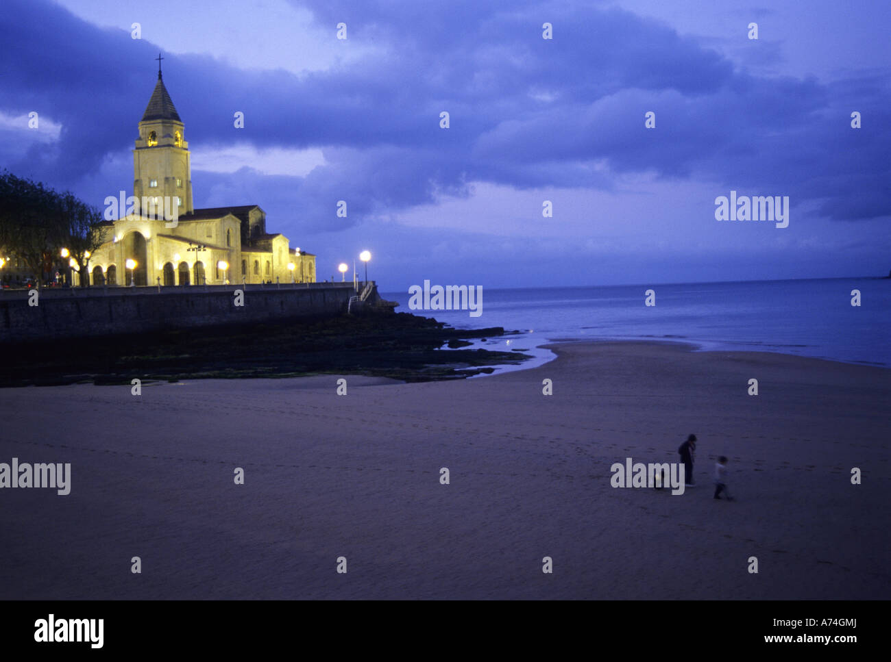 Iglesia de san pedro gijon hi-res stock photography and images - Alamy