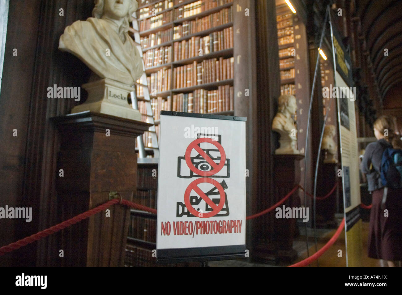 Library sign irish hi-res stock photography and images - Alamy