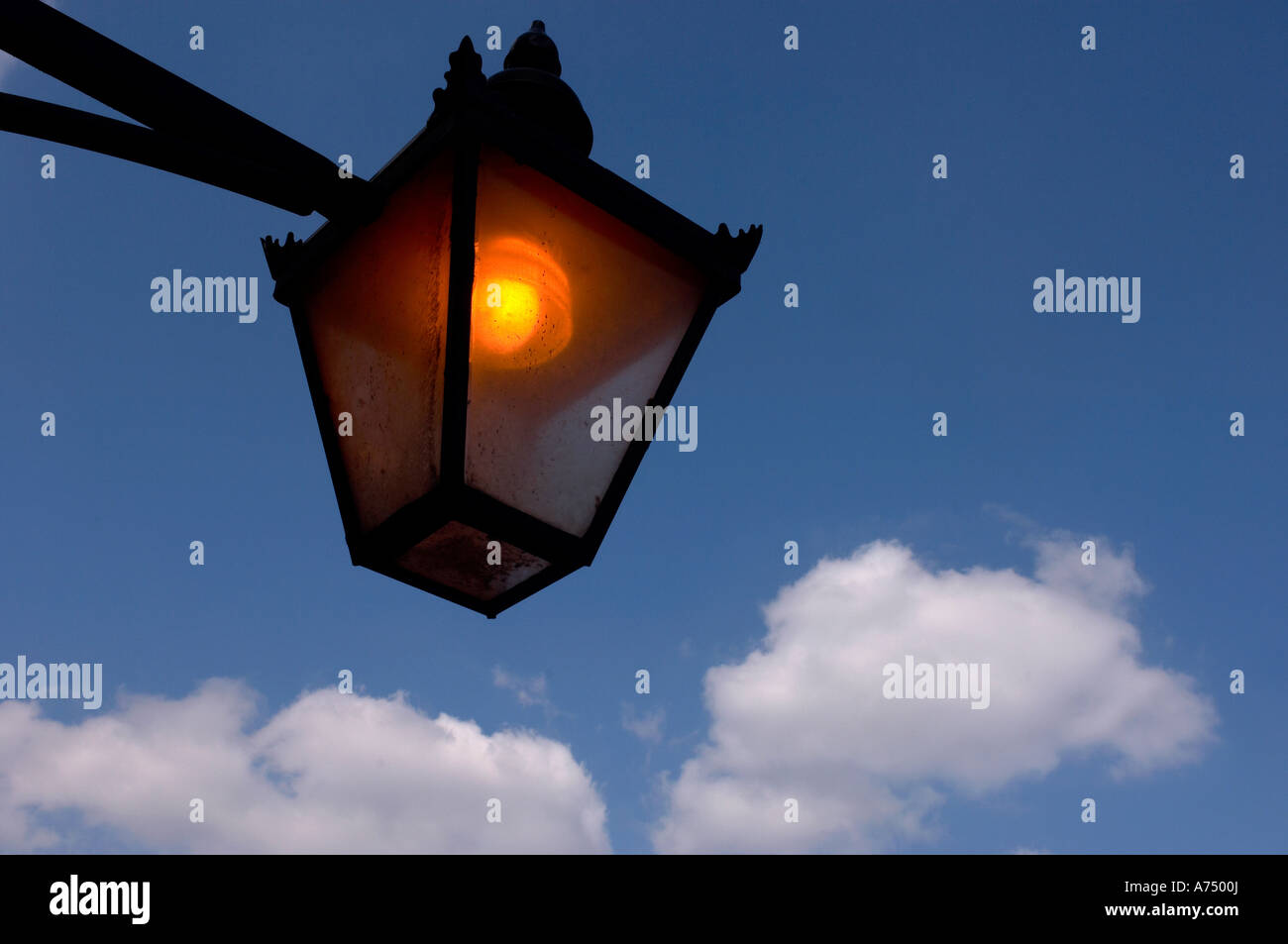Victorian street lamp hi-res stock photography and images - Alamy