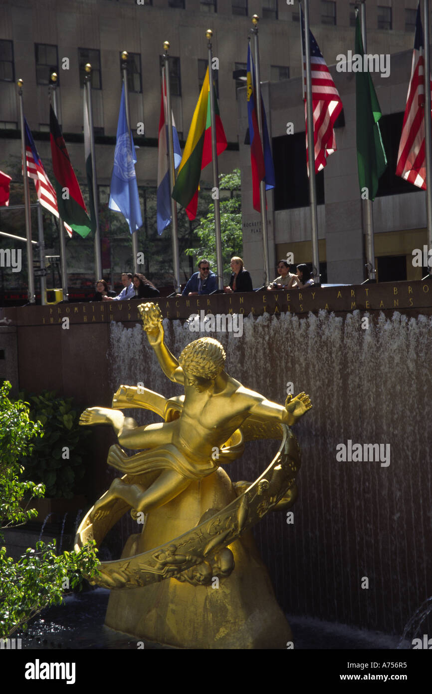 Gold statue rockefeller plaza new hires stock photography and images Alamy