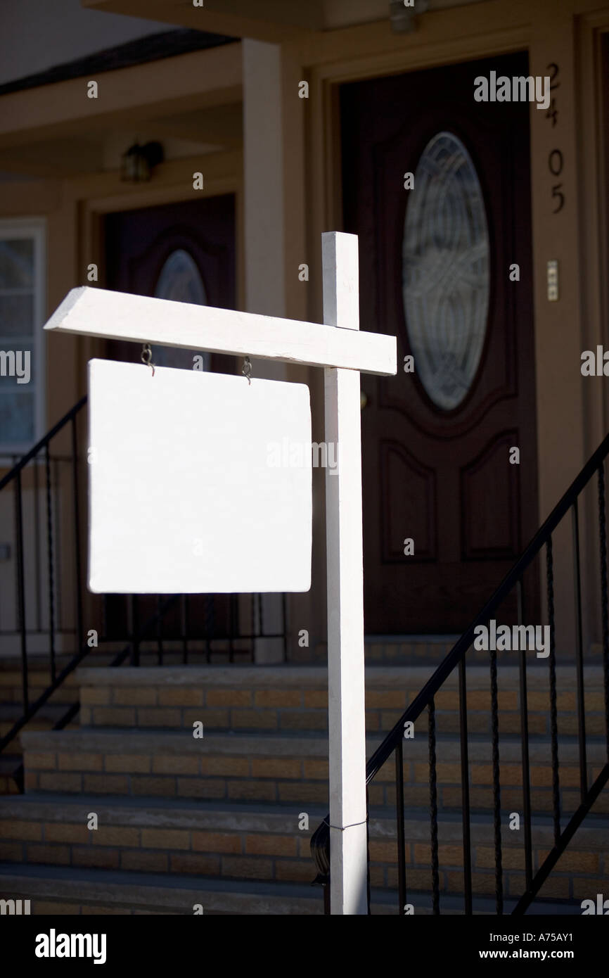 FOR SALE SIGN, EMPTY, BLANK SPACE, COPY SPACE Stock Photo - Alamy