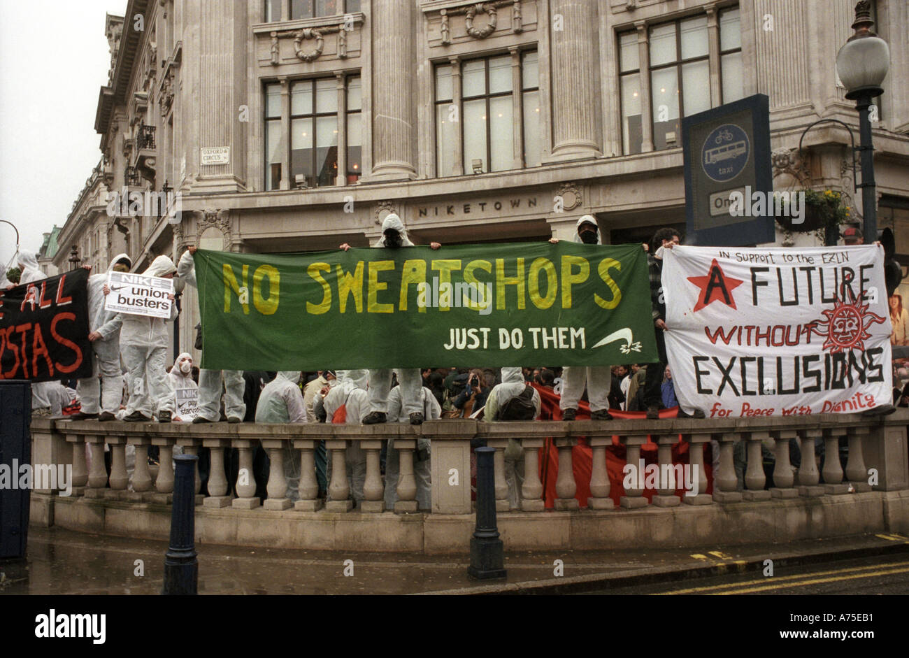 Sweatshops protest hi-res stock photography and images - Alamy