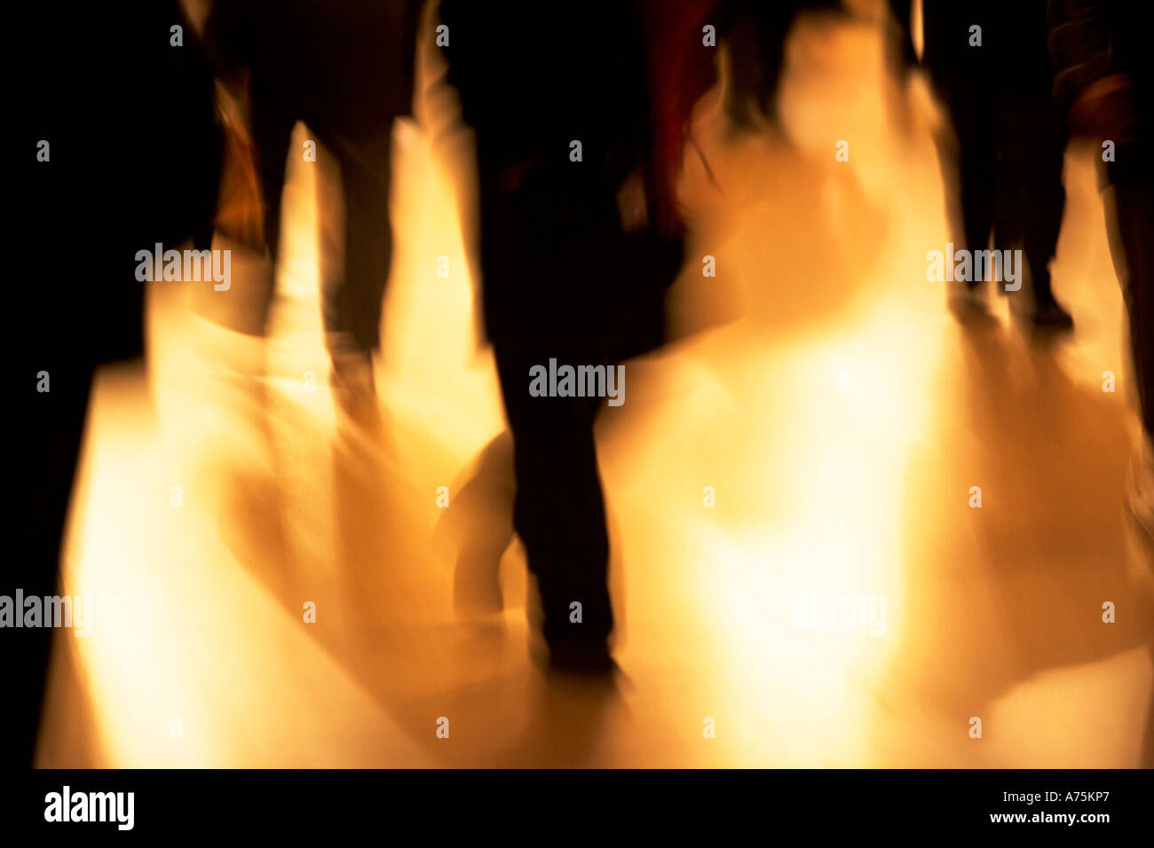 Blur crowd one person in focus hi-res stock photography and images - Alamy