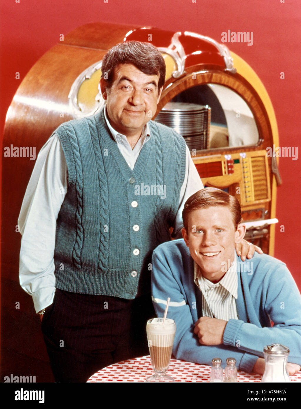 HAPPY DAYS - US TV series 1974 to 1984 with Tom Bosley at left as Mr C and Ron Howard as Richie Stock Photo