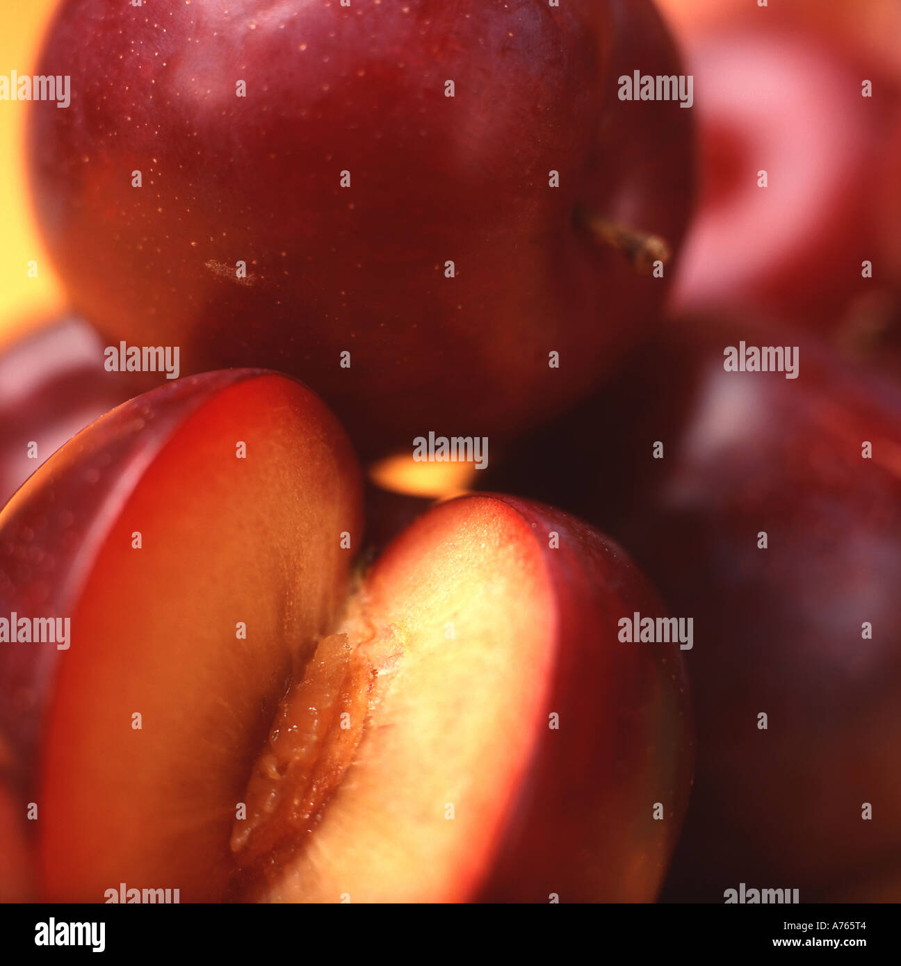Bullace plums hi-res stock photography and images - Alamy