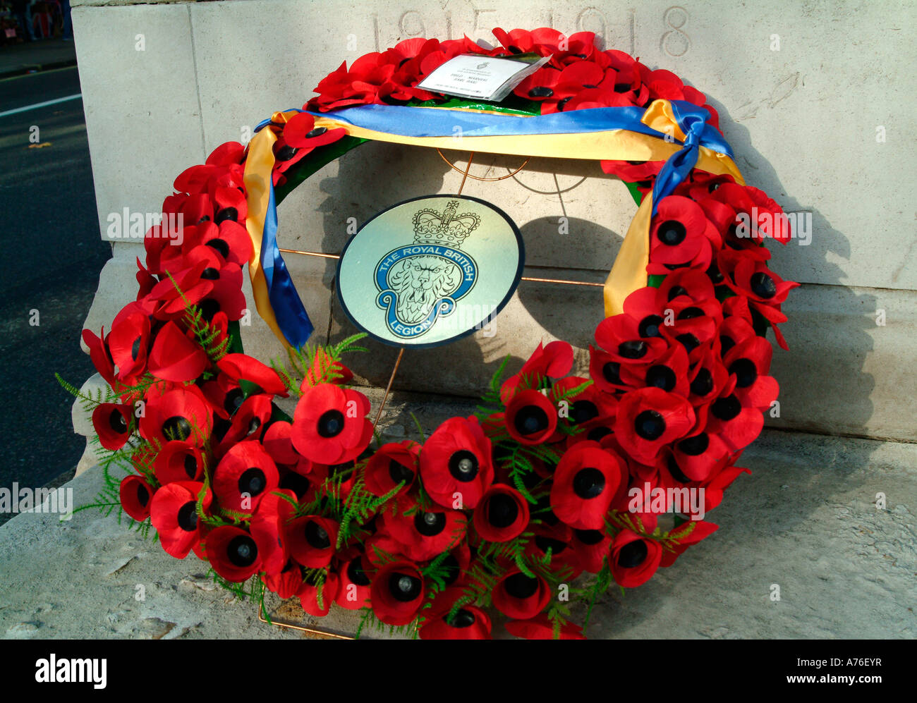 Poppy wreath on the Cenotaph on Remembrance Day 2006 in London Stock ...