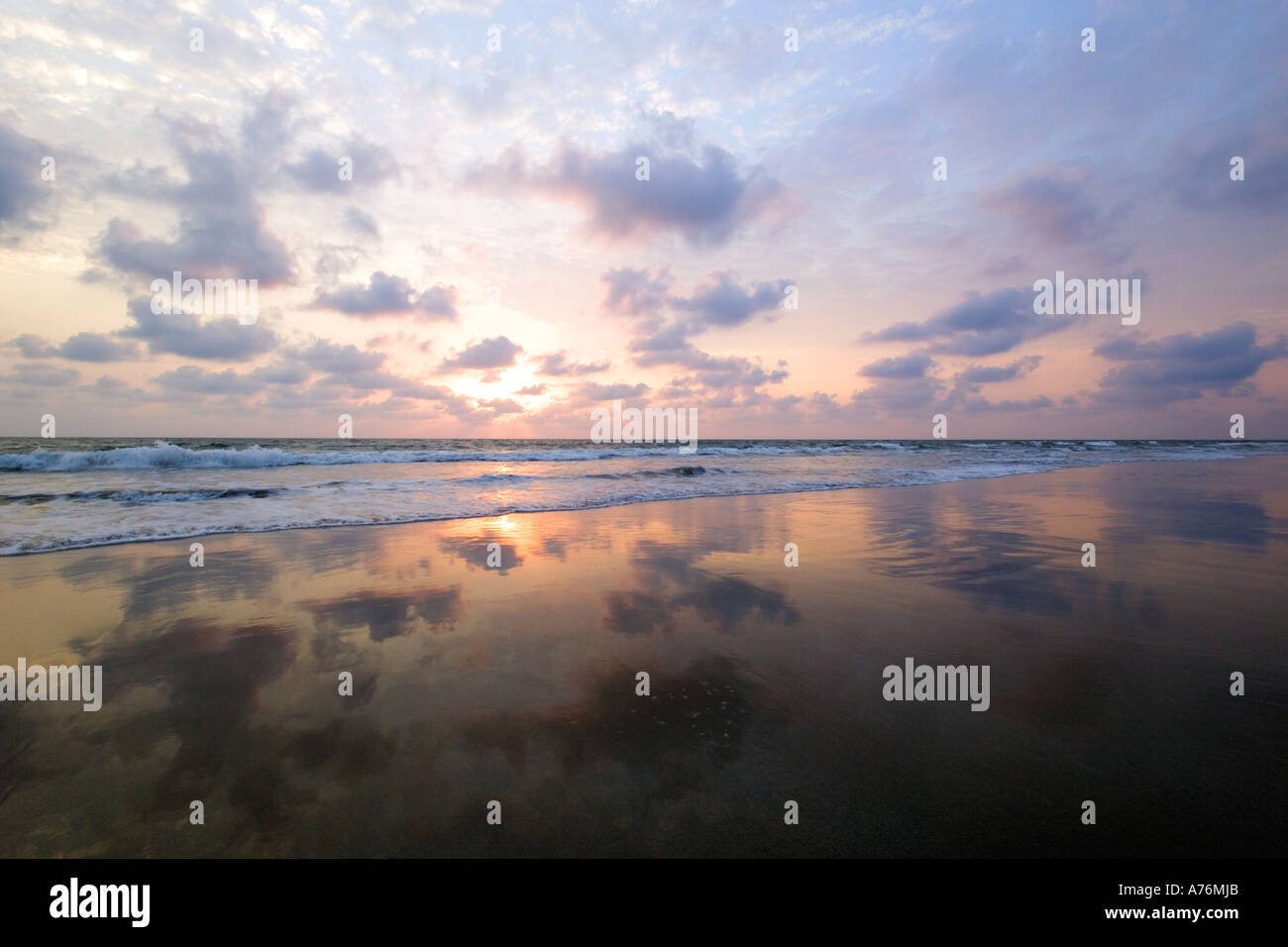 Sunset reflection over water hi-res stock photography and images - Alamy