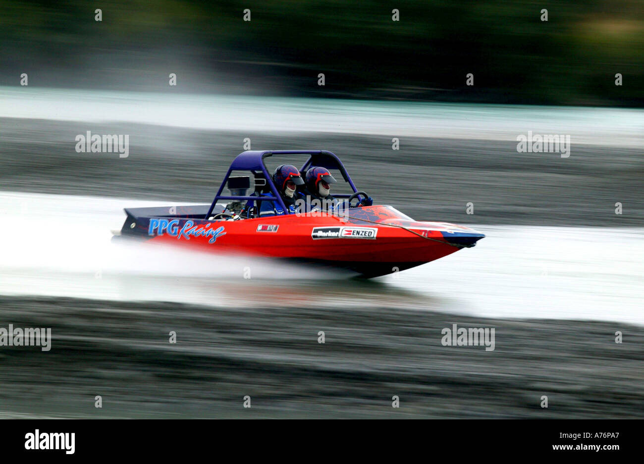 https://c8.alamy.com/comp/A76PA7/jet-sprint-racing-waimakariri-river-christchurch-new-zealand-08-feb-A76PA7.jpg
