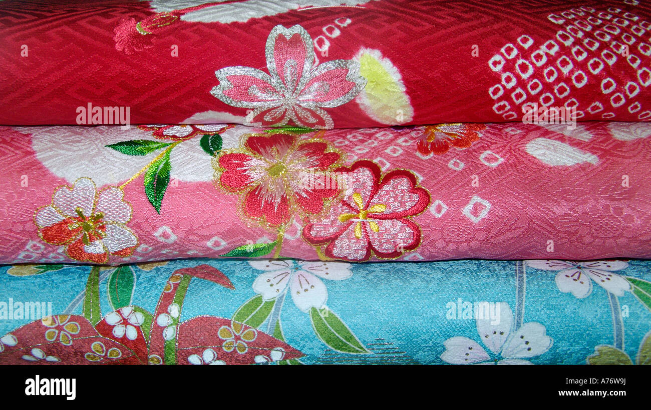 Japanese silk fabric hires stock photography and images Alamy