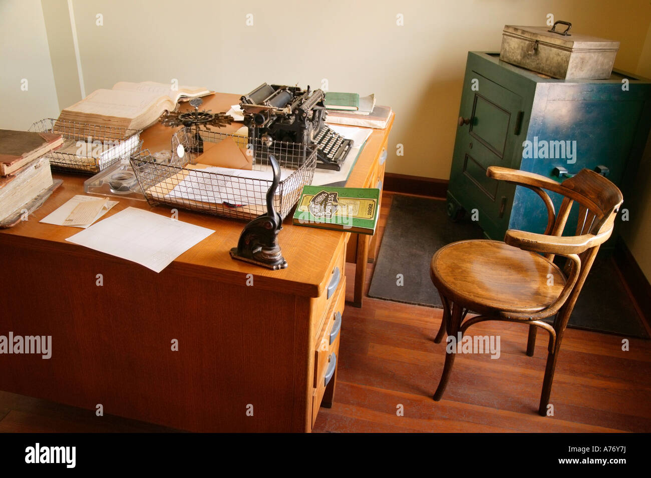 Old fashioned office Stock Photo - Alamy