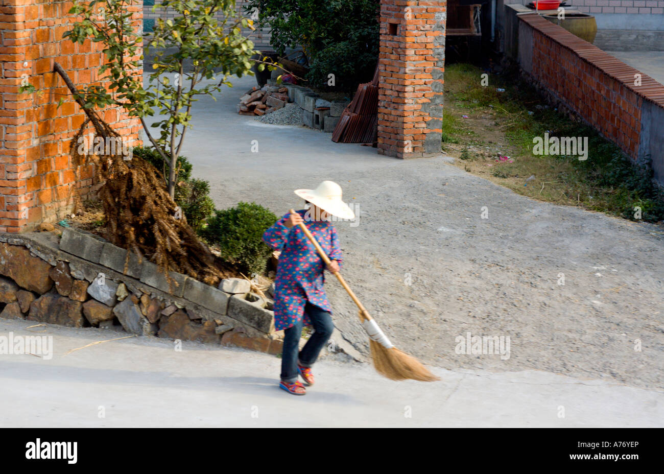 chinese worker hat