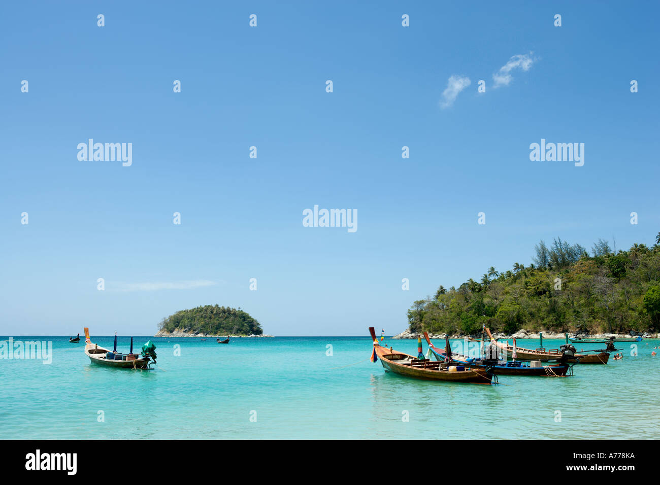 Traditional asian boats hi-res stock photography and images - Alamy