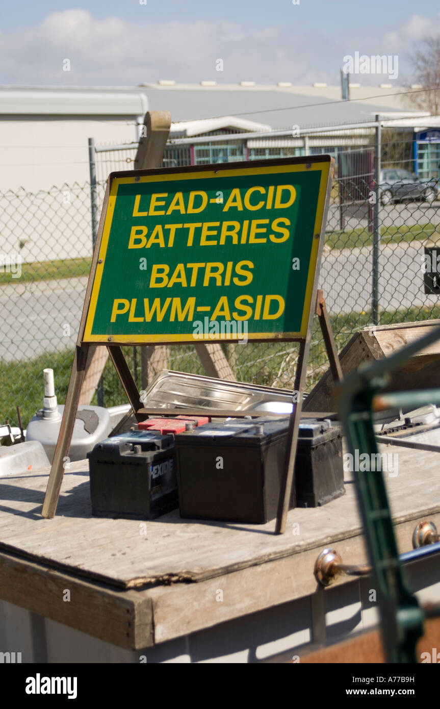 Battery recycling uk hires stock photography and images Alamy