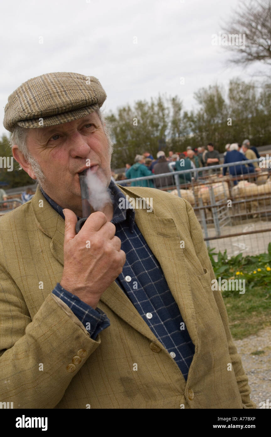 Old farmer in flat cap hi res stock photography and images Alamy