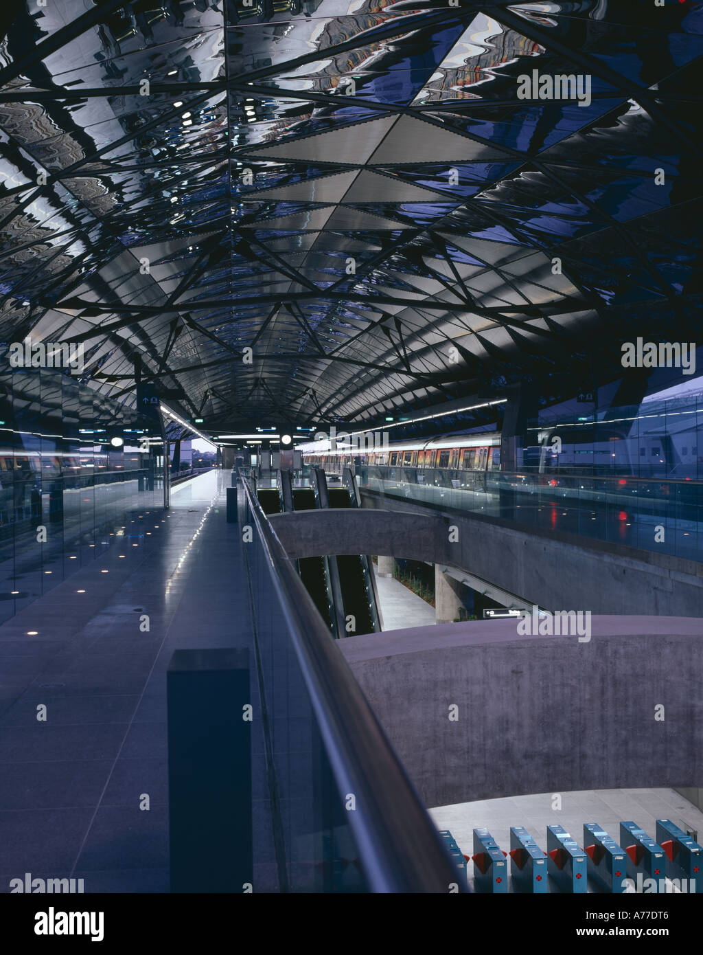 Expo mrt station hi-res stock photography and images - Alamy