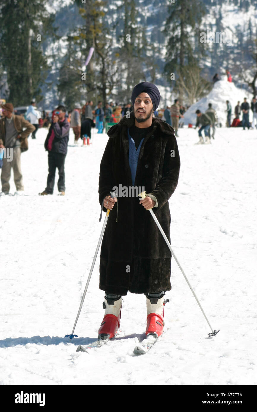 a sikh skies on the snow slopes of india Stock Photo