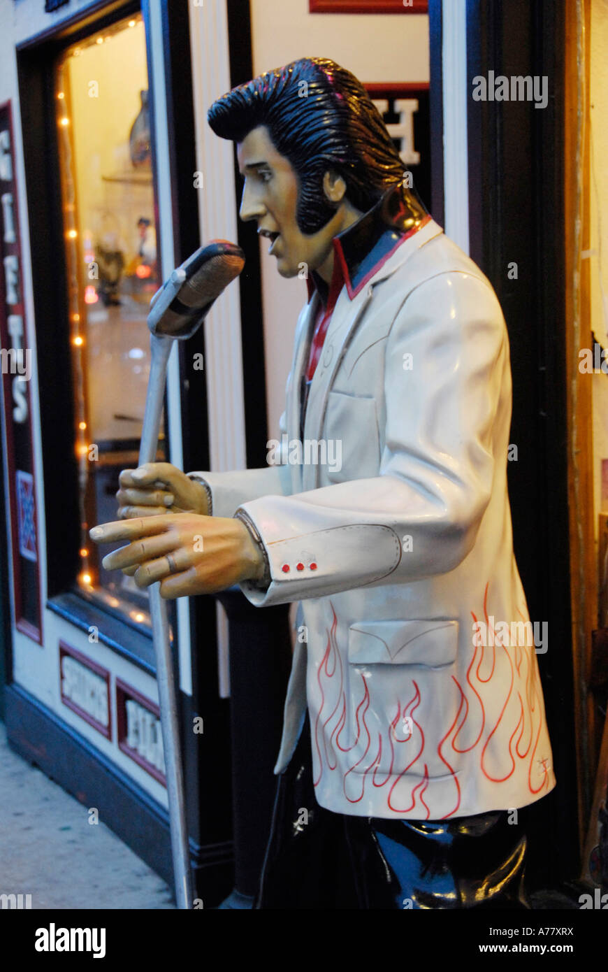 Elvis presley statue in nashville hires stock photography and images