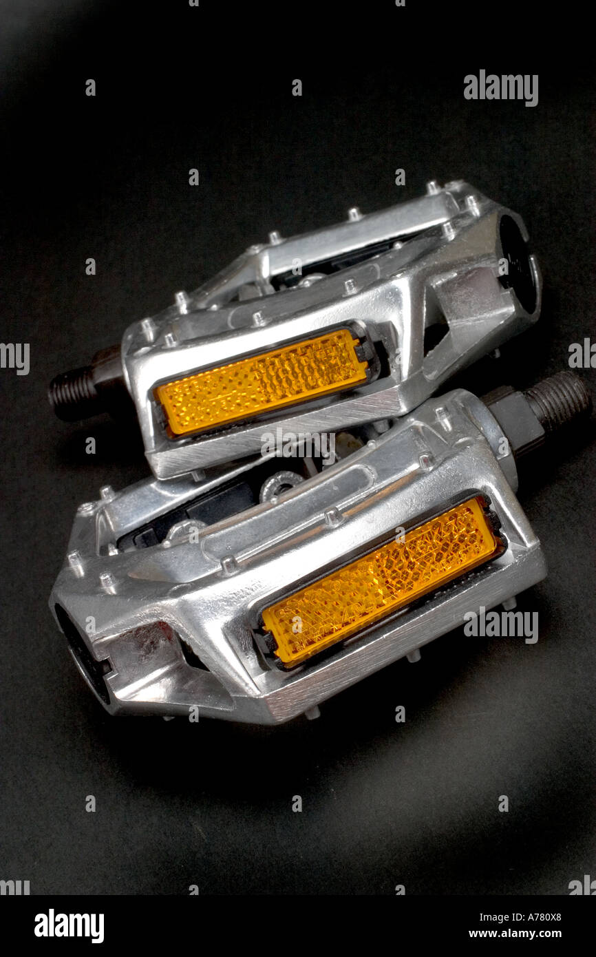 bicycle pedal reflectors