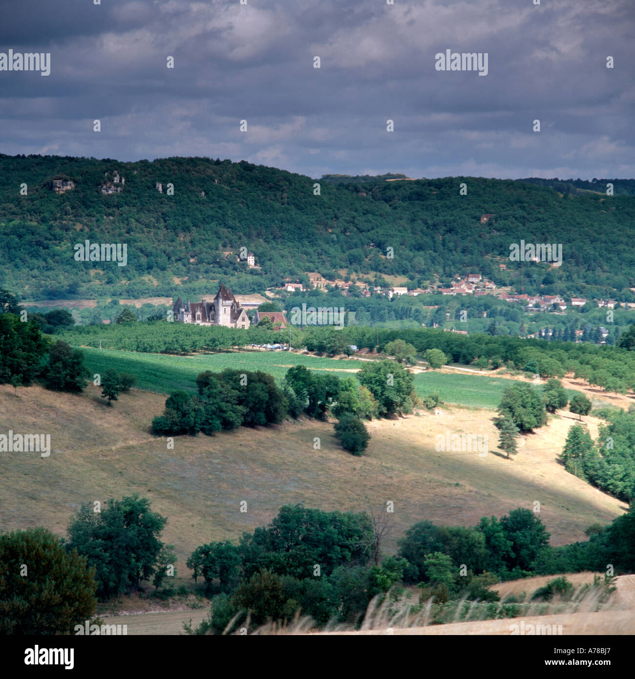 Dordogne valley and Chateau des Milandes Aquitaine France Stock Photo