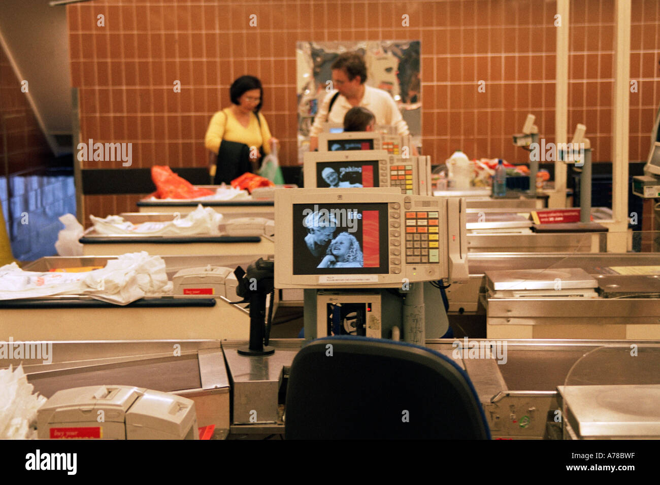 Interior of an empty supermarket Stock Photo - Alamy