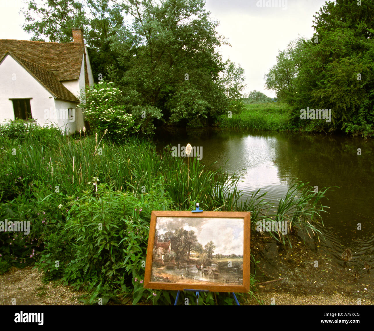UK Essex Flatford Mill John Constables painting the Haywain at Willy Lotts Cottage Stock Photo