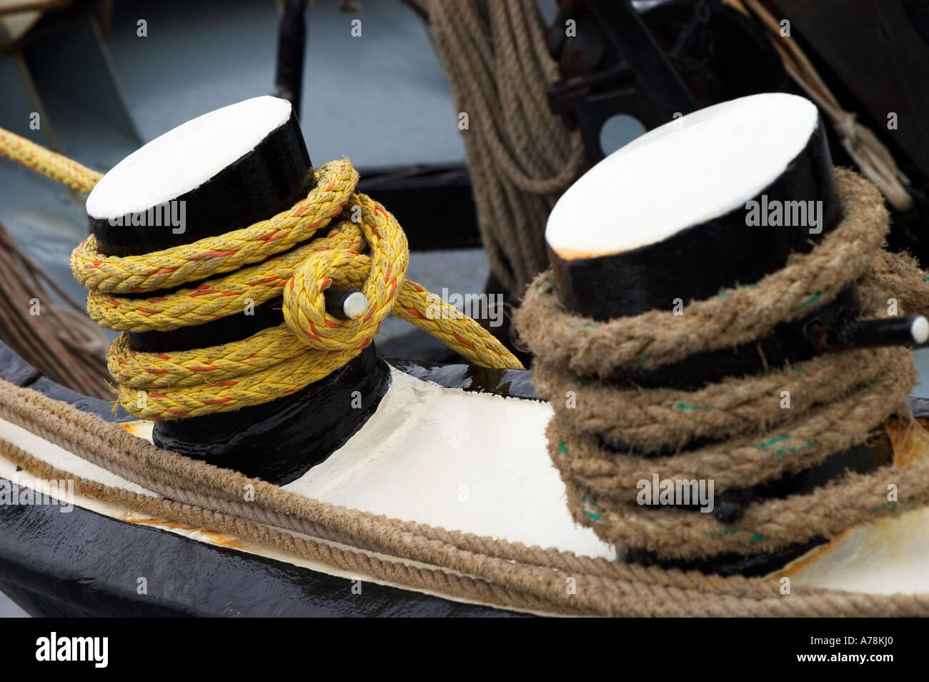 Captans Rope Capstan knot hi-res stock photography and images - Alamy