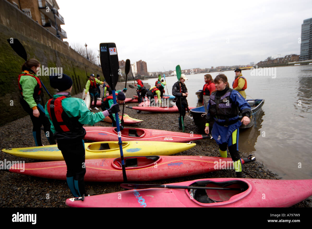 Kayak Canoe training of Westminster Boating Base schoolchildren Stock